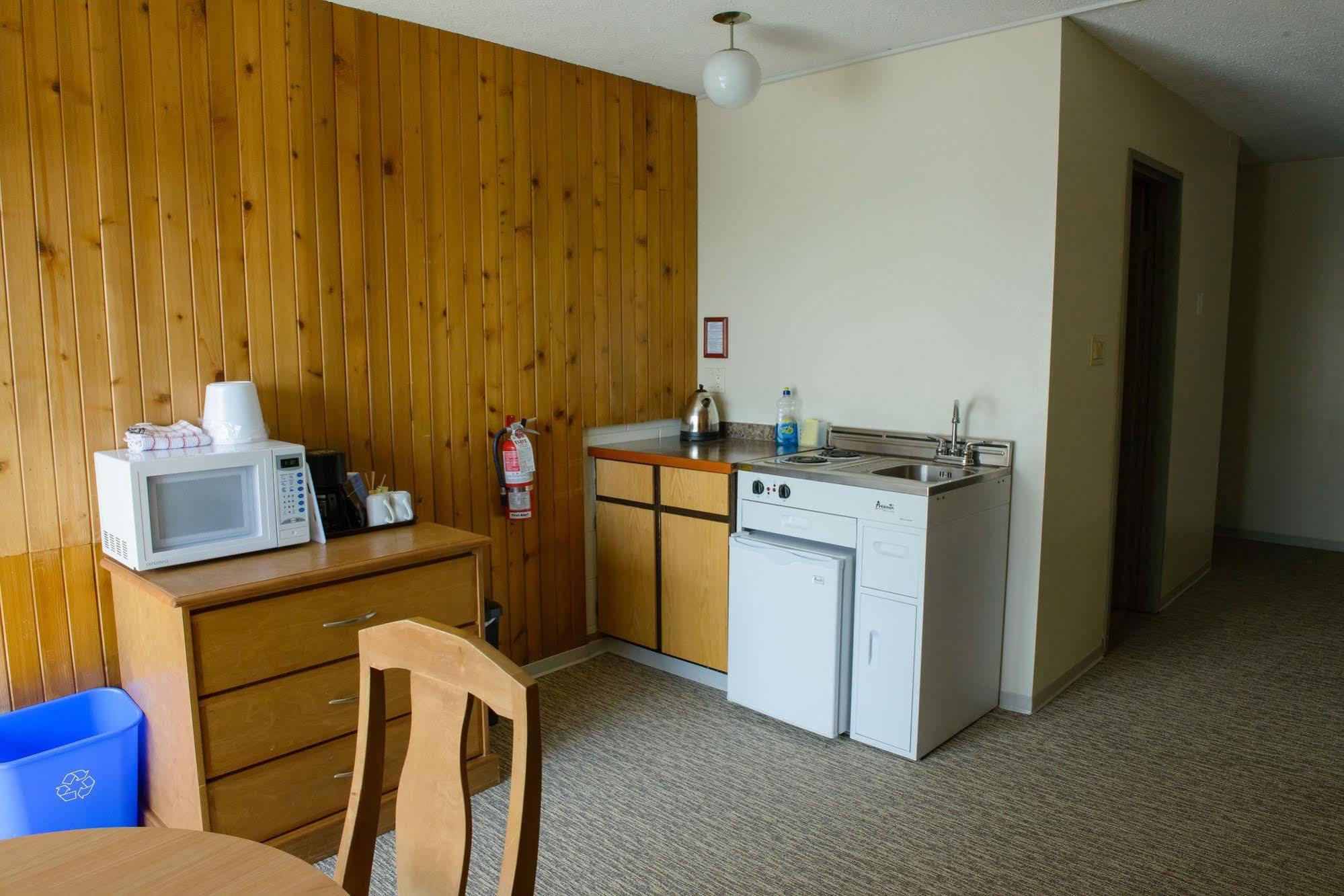 Driftwood Inn Сечелт Екстер'єр фото