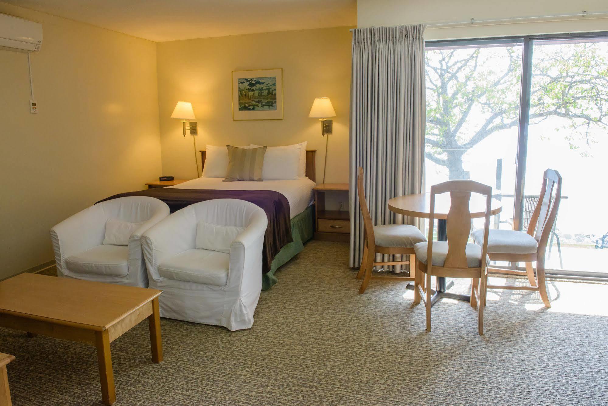 Driftwood Inn Сечелт Екстер'єр фото