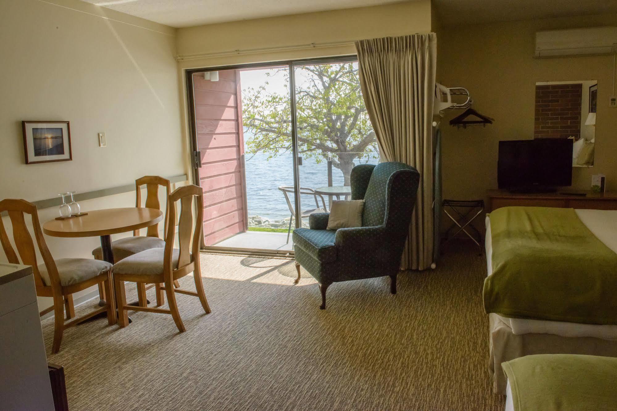 Driftwood Inn Сечелт Екстер'єр фото