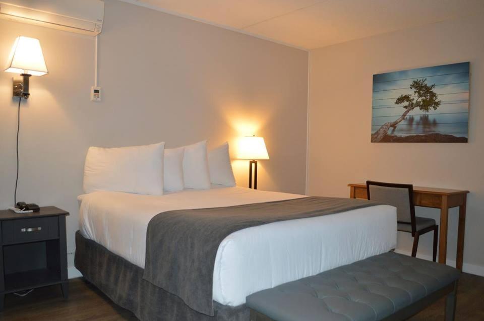 Driftwood Inn Сечелт Екстер'єр фото
