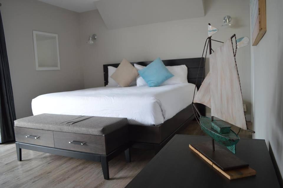 Driftwood Inn Сечелт Екстер'єр фото